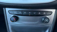 Vauxhall Astra 1.4i 16V Design 5dr Petrol Hatchback